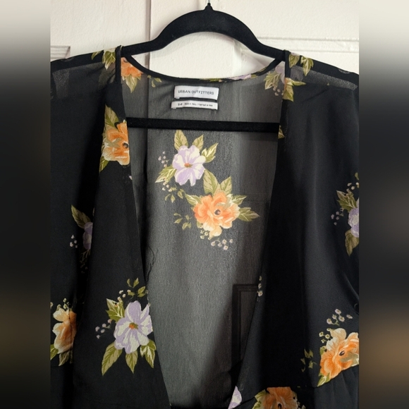 Urban Outfitters Top(46) - Picture 3 of 6